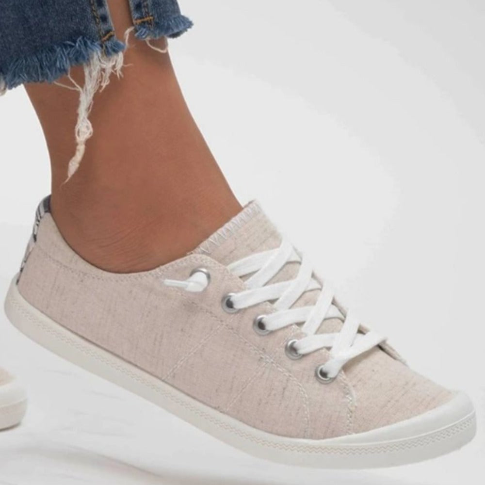 Low Top Casual Sneakers